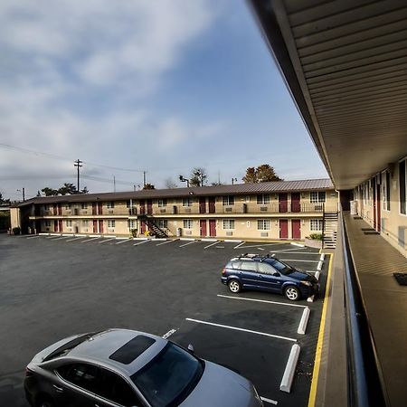 Days Inn By Wyndham Portland Central Exterior foto