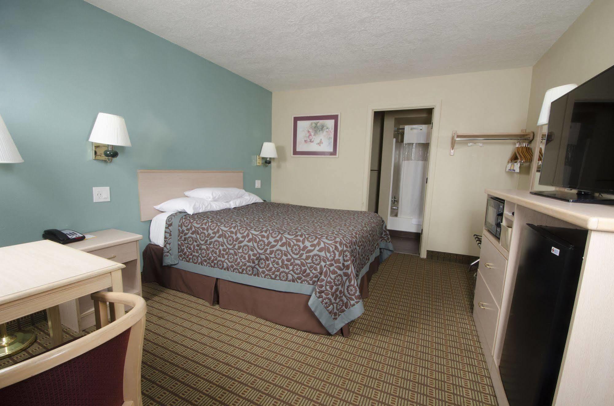 Days Inn By Wyndham Portland Central Exterior foto