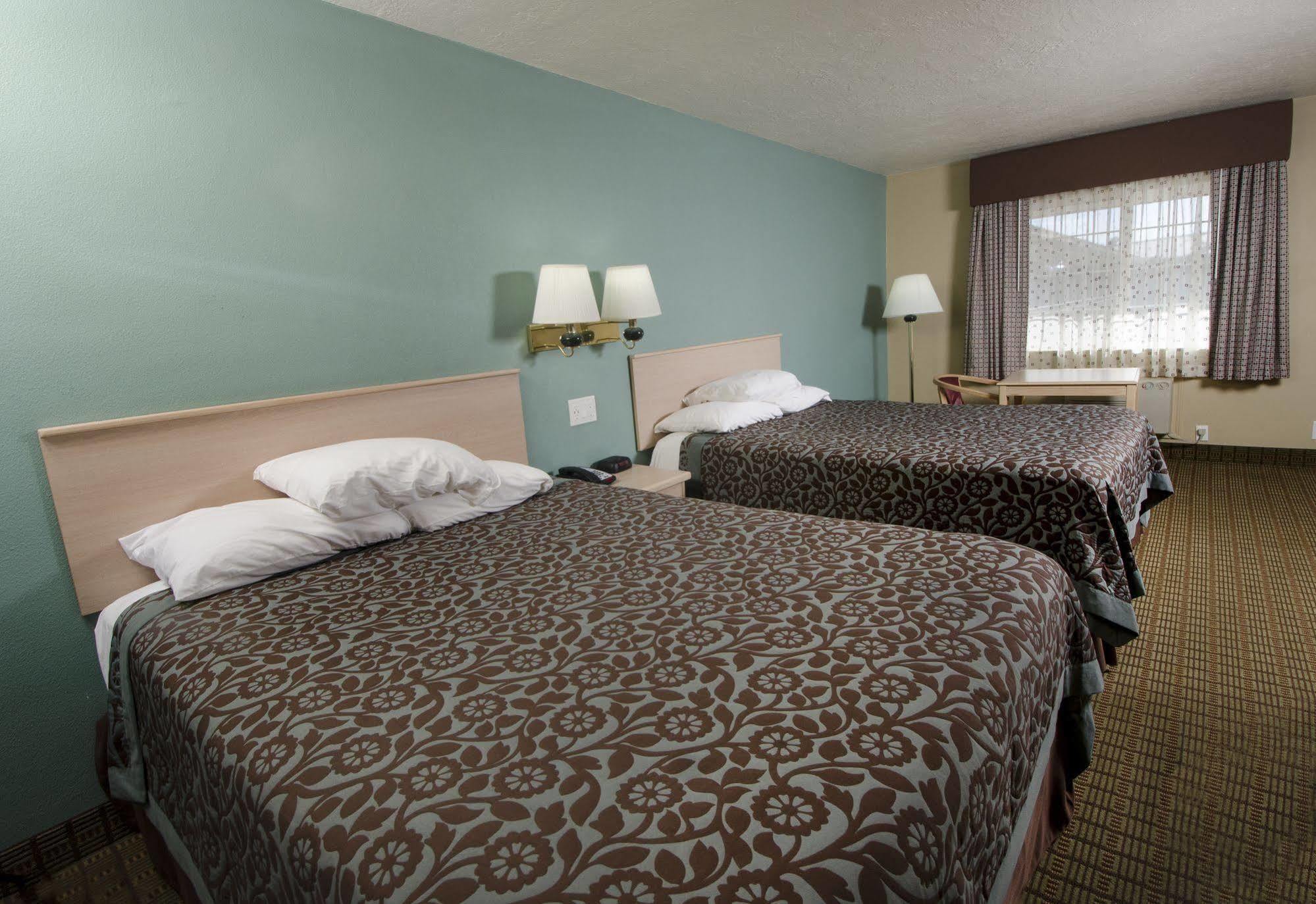 Days Inn By Wyndham Portland Central Exterior foto