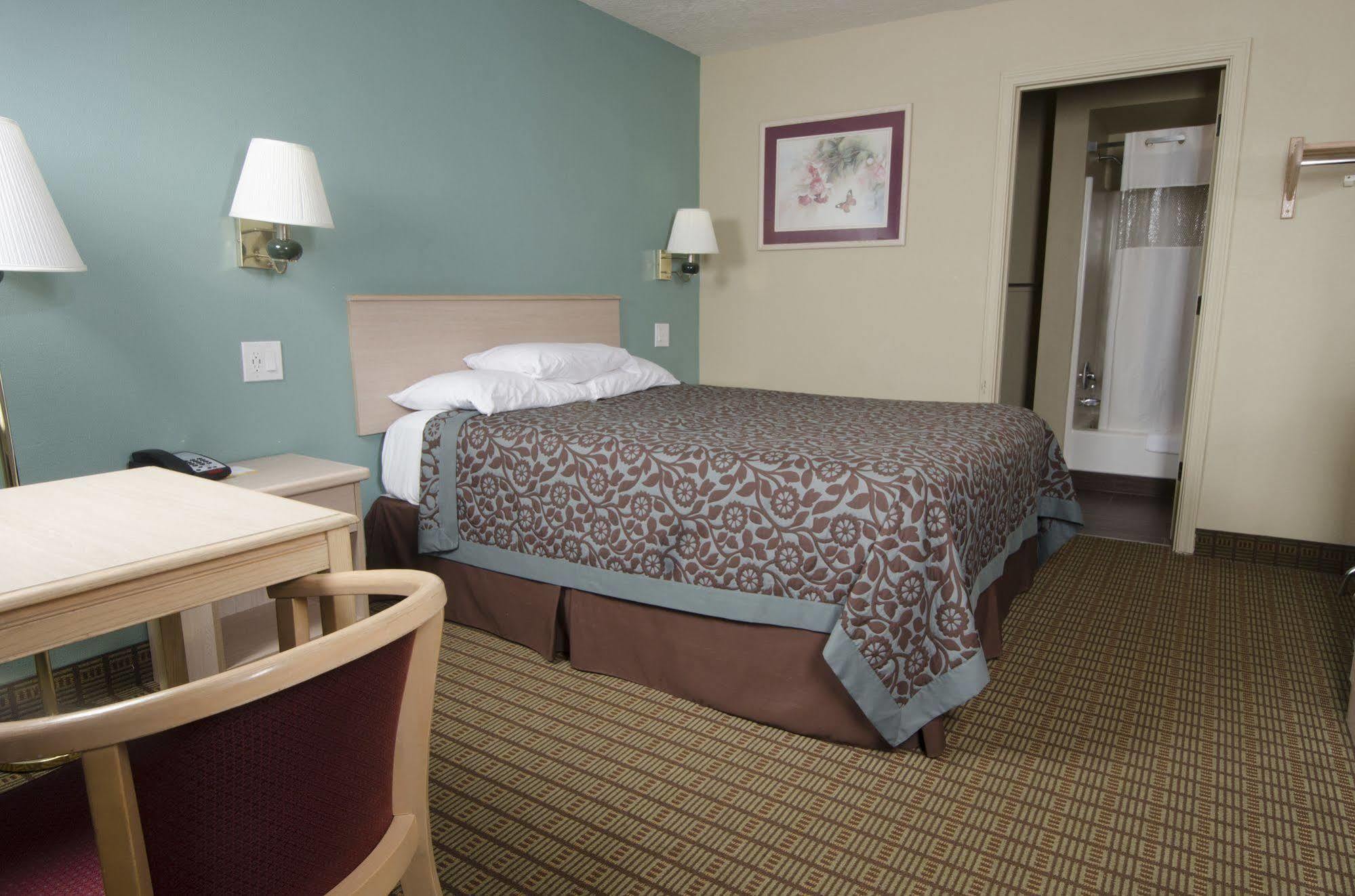 Days Inn By Wyndham Portland Central Exterior foto