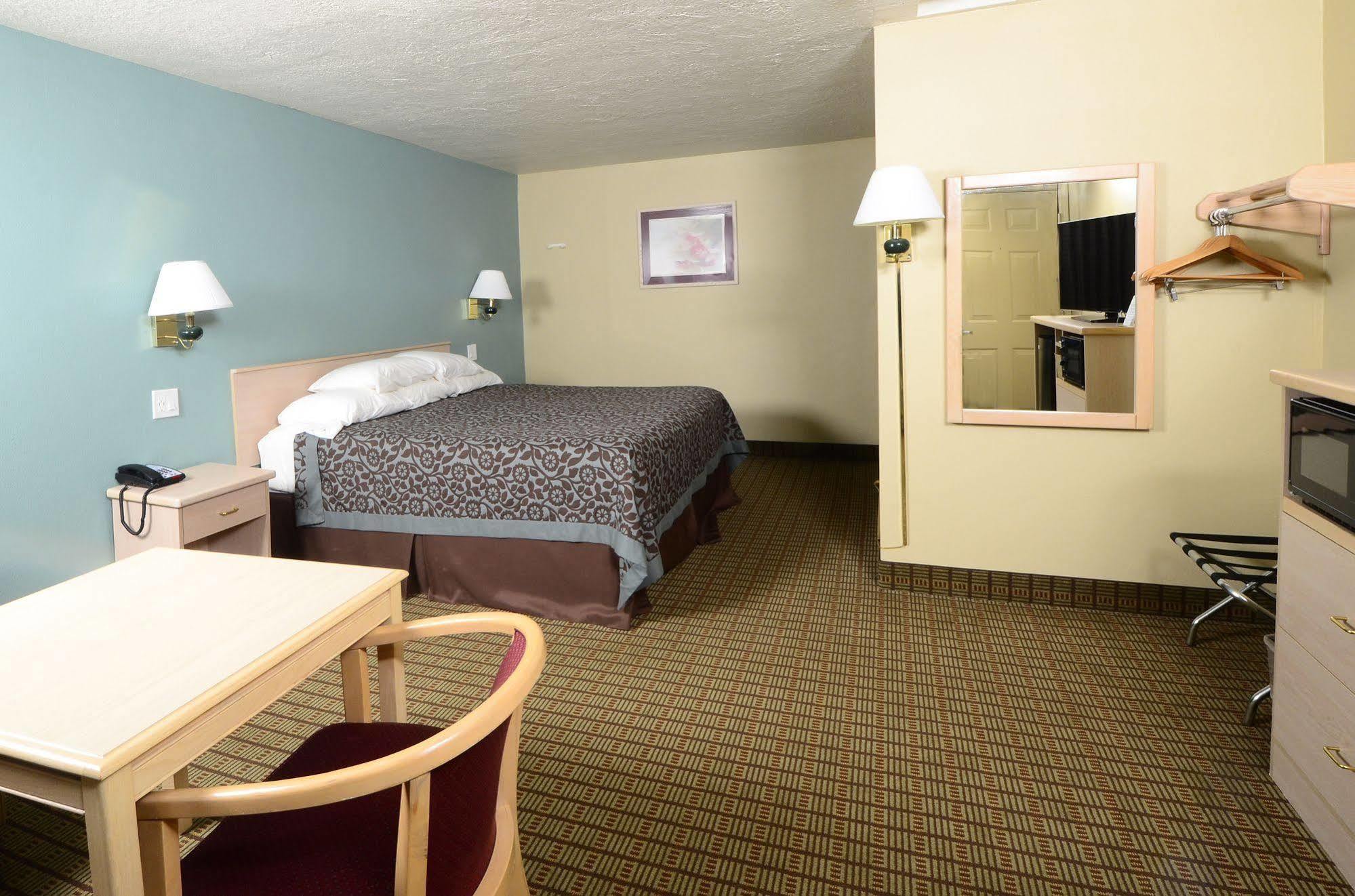 Days Inn By Wyndham Portland Central Exterior foto